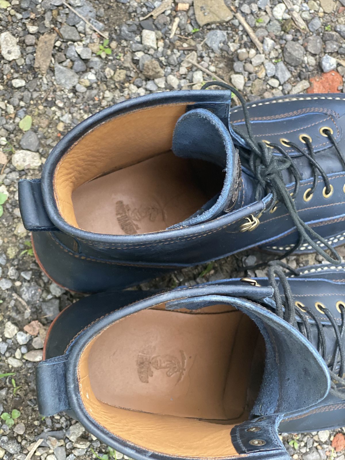 Photo by patinathunderdome on October 1, 2021 of the Prof Barnets Rugged Boots in Indonesian Blue Crazy Horse.