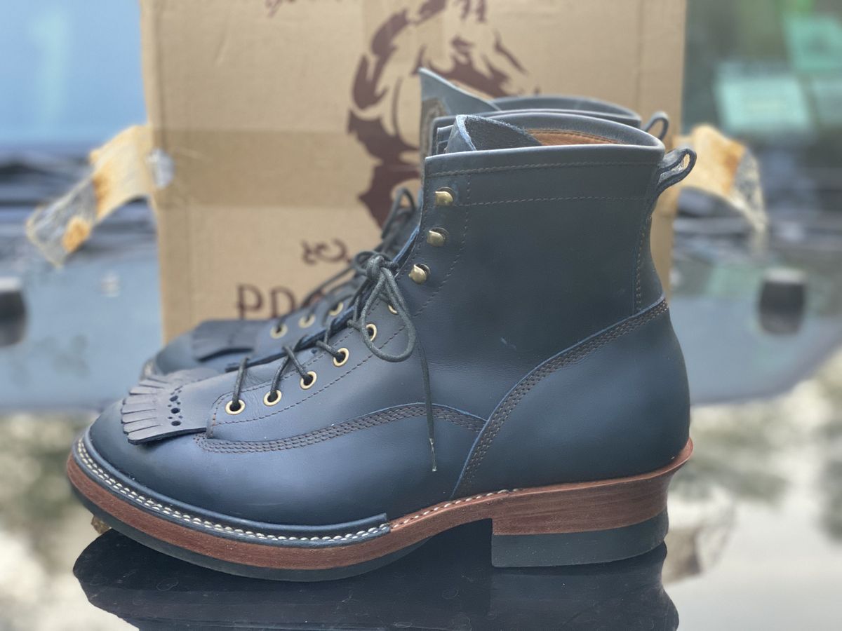 Photo by patinathunderdome on October 1, 2021 of the Prof Barnets Rugged Boots in Indonesian Blue Crazy Horse.
