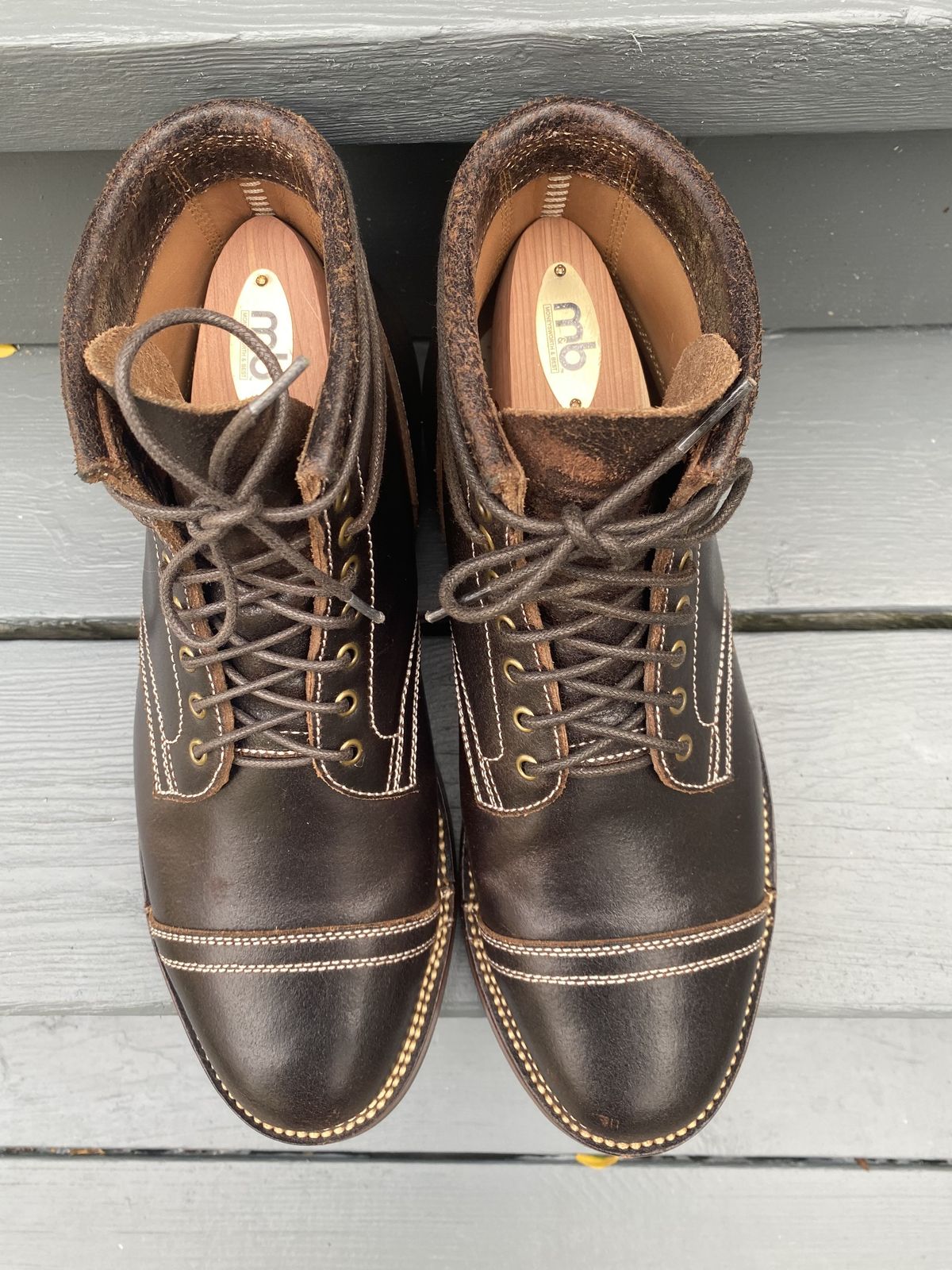 Photo by patinathunderdome on November 5, 2021 of the Flame Panda Service Boot in Horween Dark Brown Waxed Flesh.
