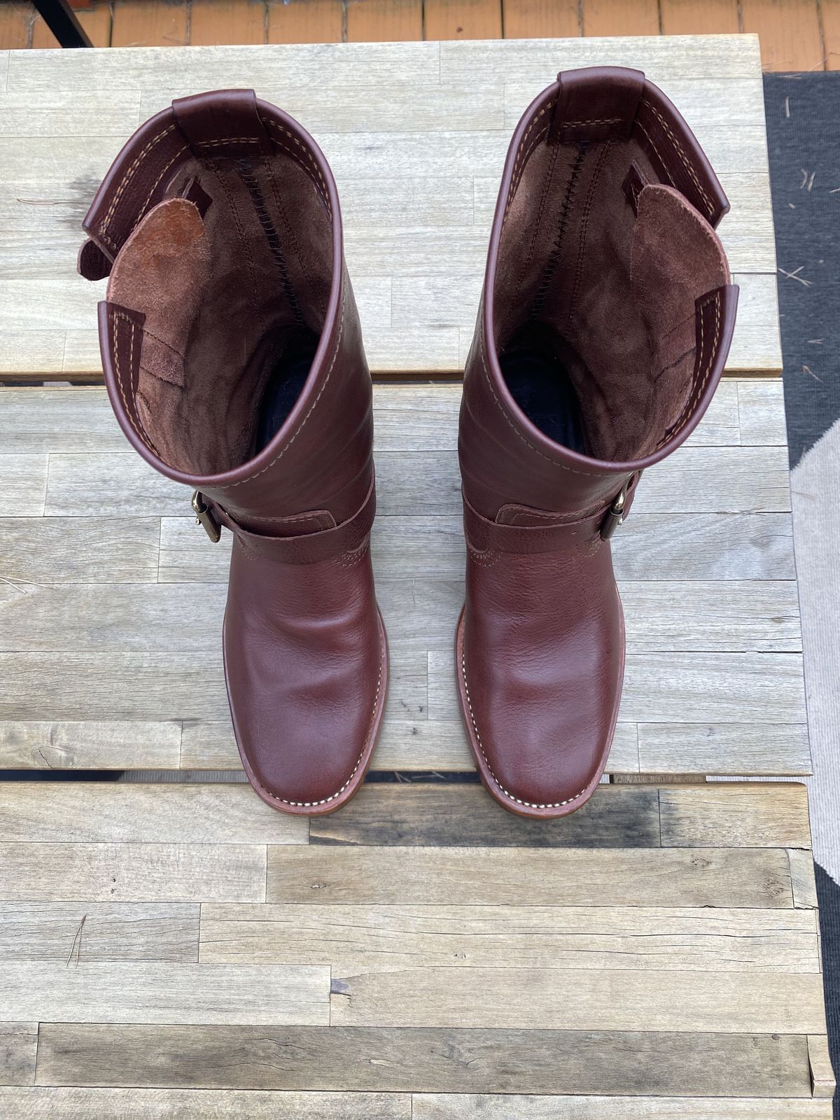 Photo by patinathunderdome on September 30, 2021 of the Benzein The Keeper Engineer Boot in Badalassi Carlo Tobacco Minerva Box.