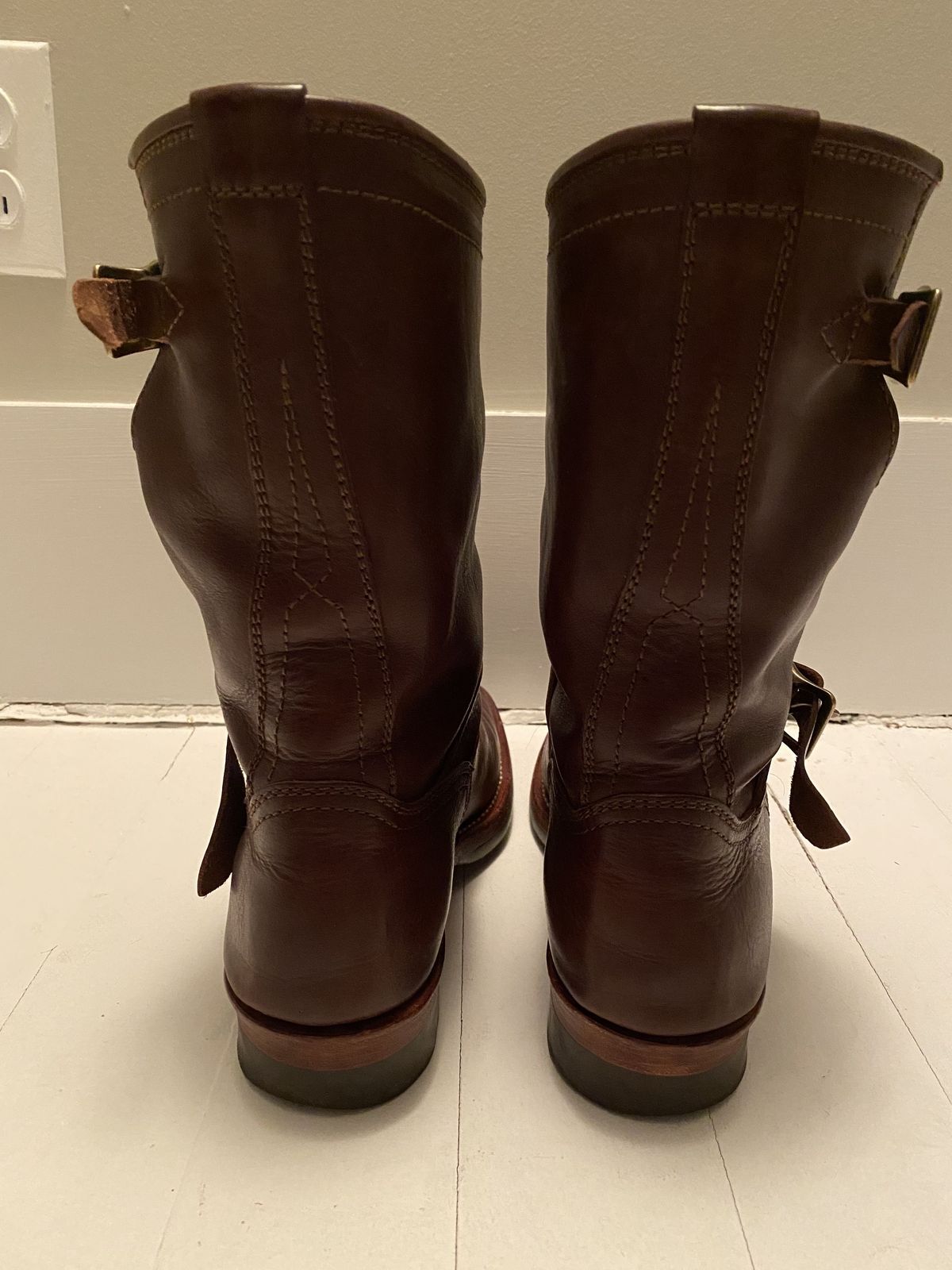 Photo by patinathunderdome on February 6, 2022 of the Benzein The Keeper Engineer Boot in Badalassi Carlo Tobacco Minerva Box.