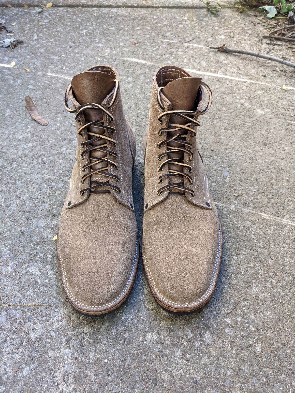 Photo by patinathunderdome on September 30, 2021 of the NF Bootmaker Milton Boot in Horween Marine Field Roughout.
