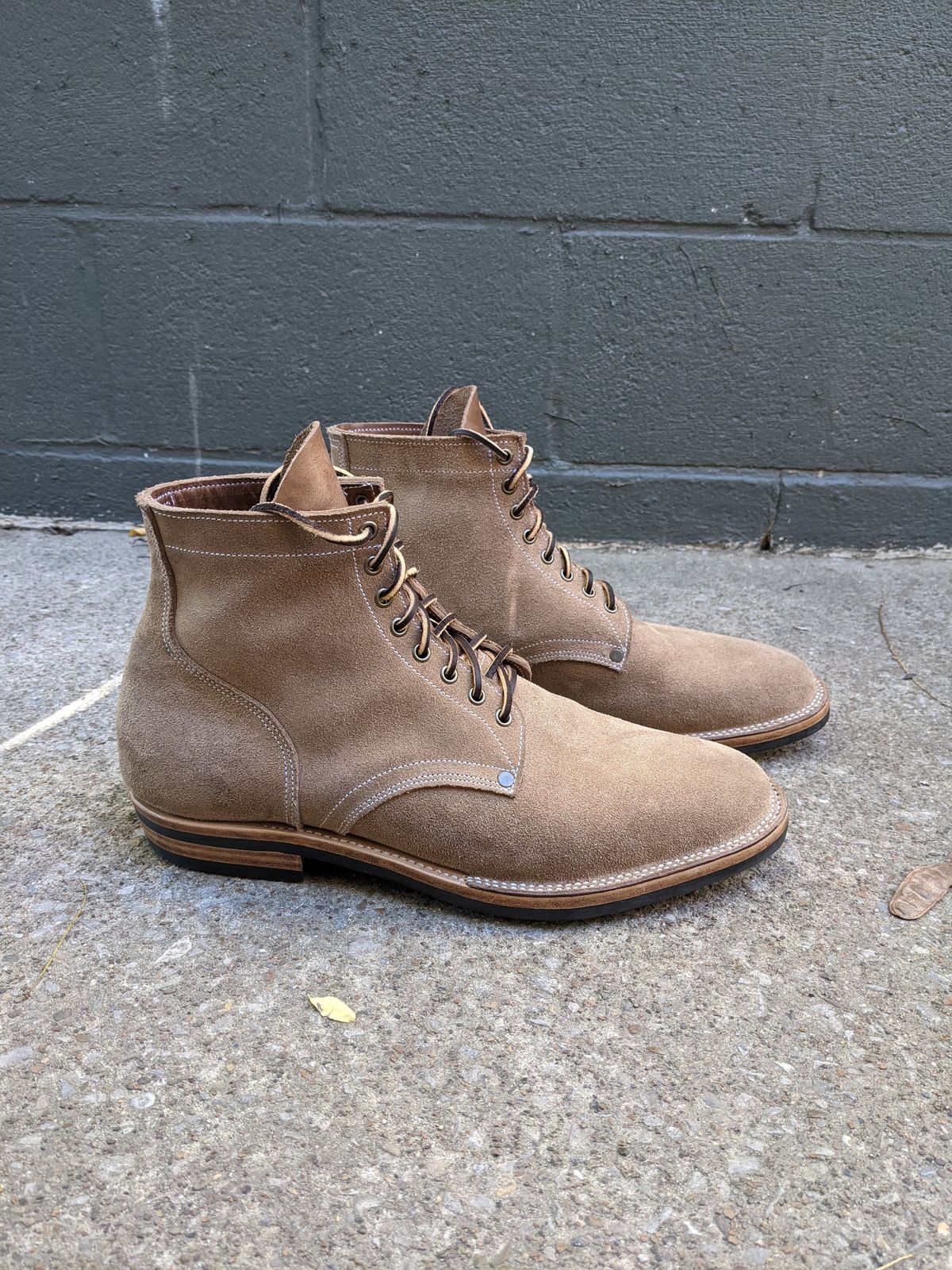 Photo by patinathunderdome on September 30, 2021 of the NF Bootmaker Milton Boot in Horween Marine Field Roughout.