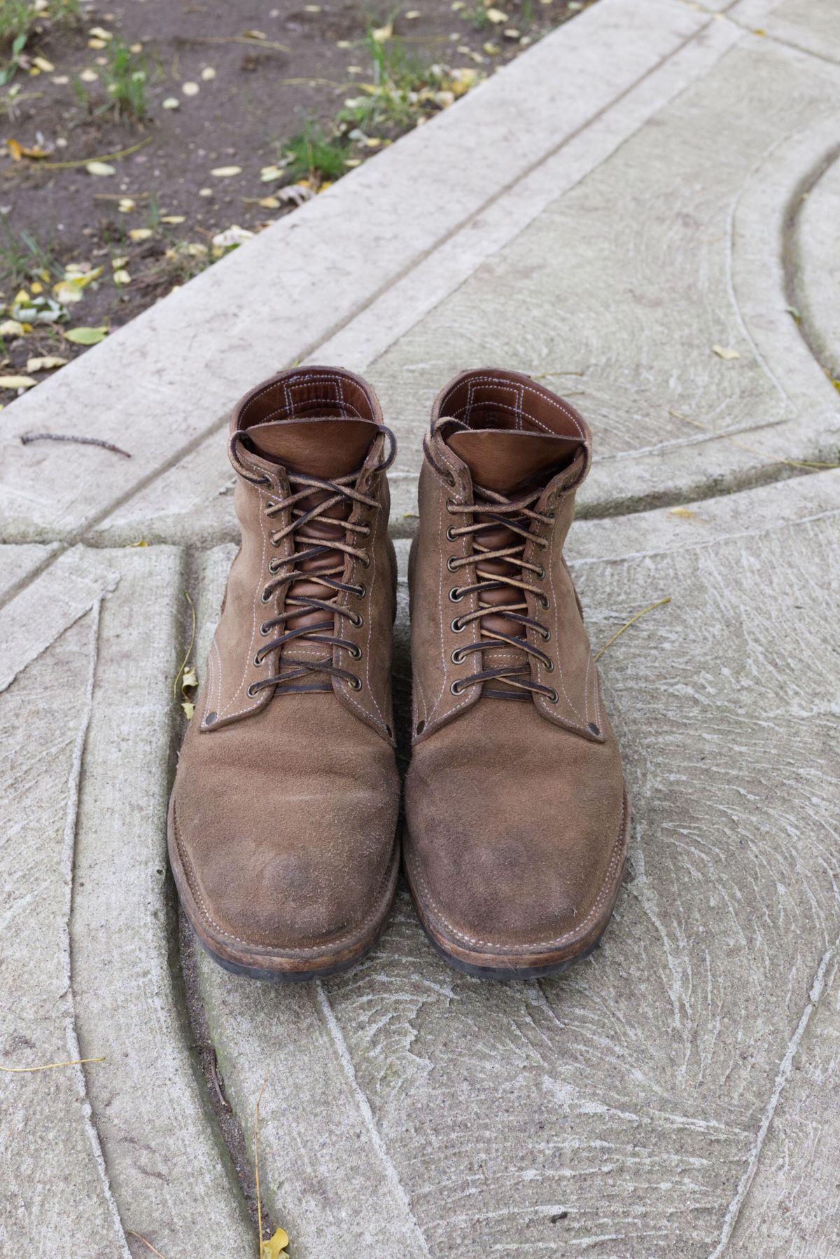 Photo by patinathunderdome on November 1, 2021 of the NF Bootmaker Milton Boot in Horween Marine Field Roughout.