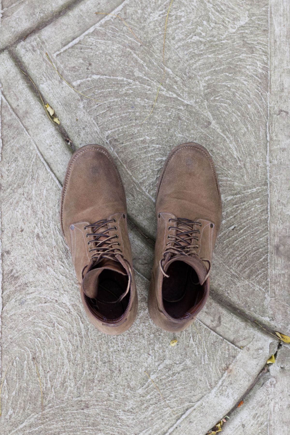 Photo by patinathunderdome on November 1, 2021 of the NF Bootmaker Milton Boot in Horween Marine Field Roughout.