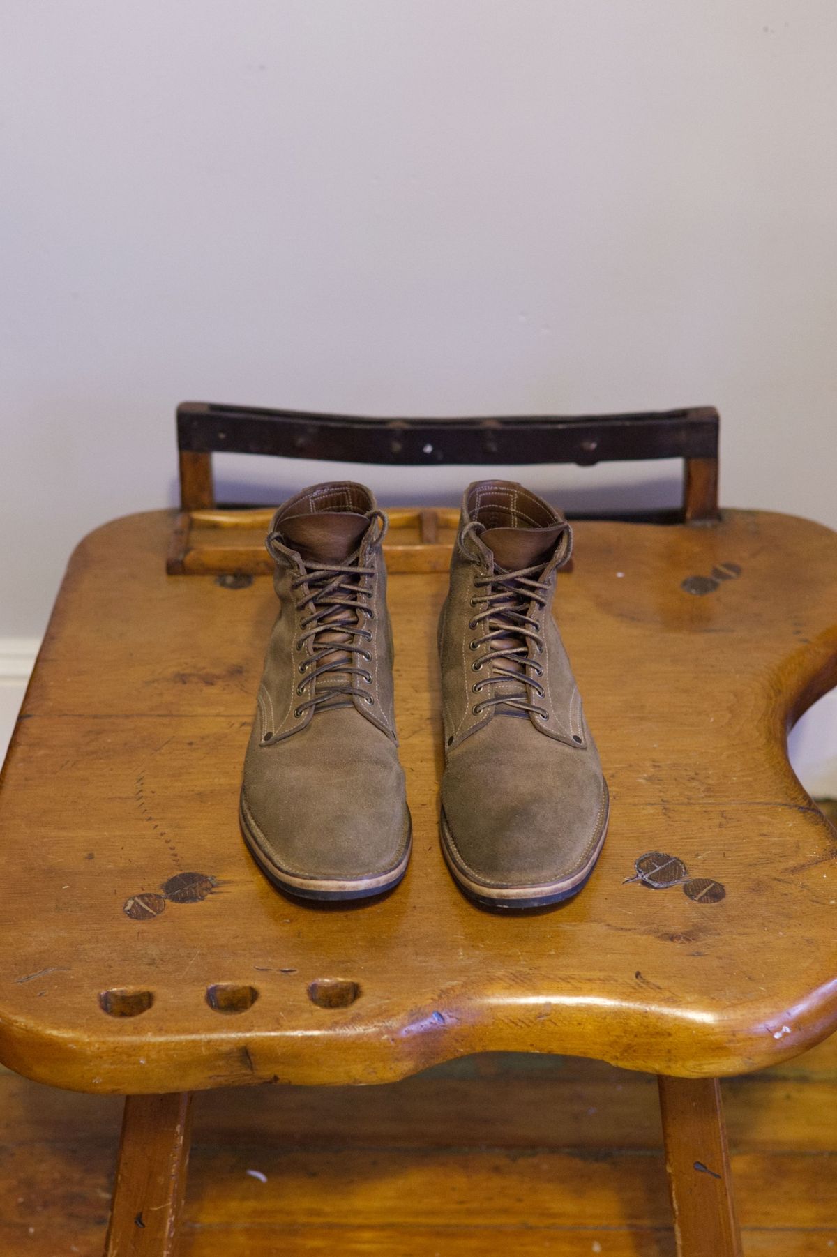 Photo by patinathunderdome on January 2, 2022 of the NF Bootmaker Milton Boot in Horween Marine Field Roughout.