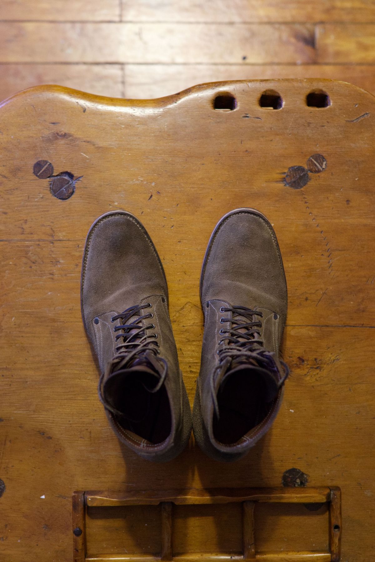 Photo by patinathunderdome on January 2, 2022 of the NF Bootmaker Milton Boot in Horween Marine Field Roughout.
