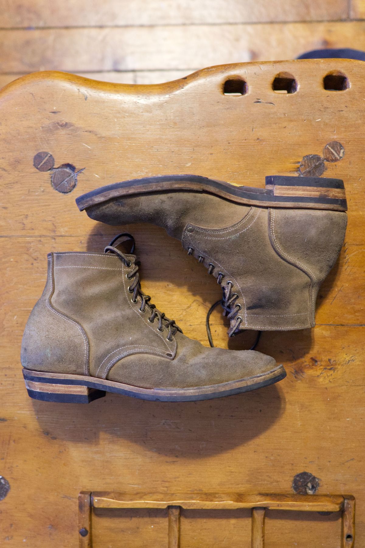 Photo by patinathunderdome on February 4, 2022 of the NF Bootmaker Milton Boot in Horween Marine Field Roughout.