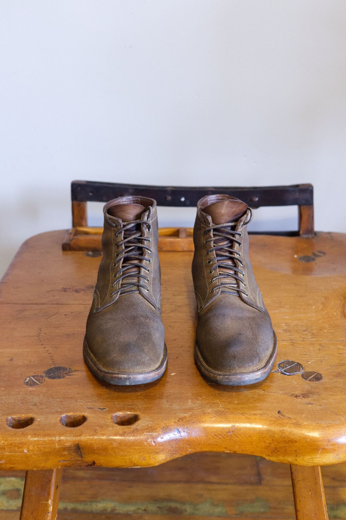 Photo by patinathunderdome on March 3, 2022 of the NF Bootmaker Milton Boot in Horween Marine Field Roughout.