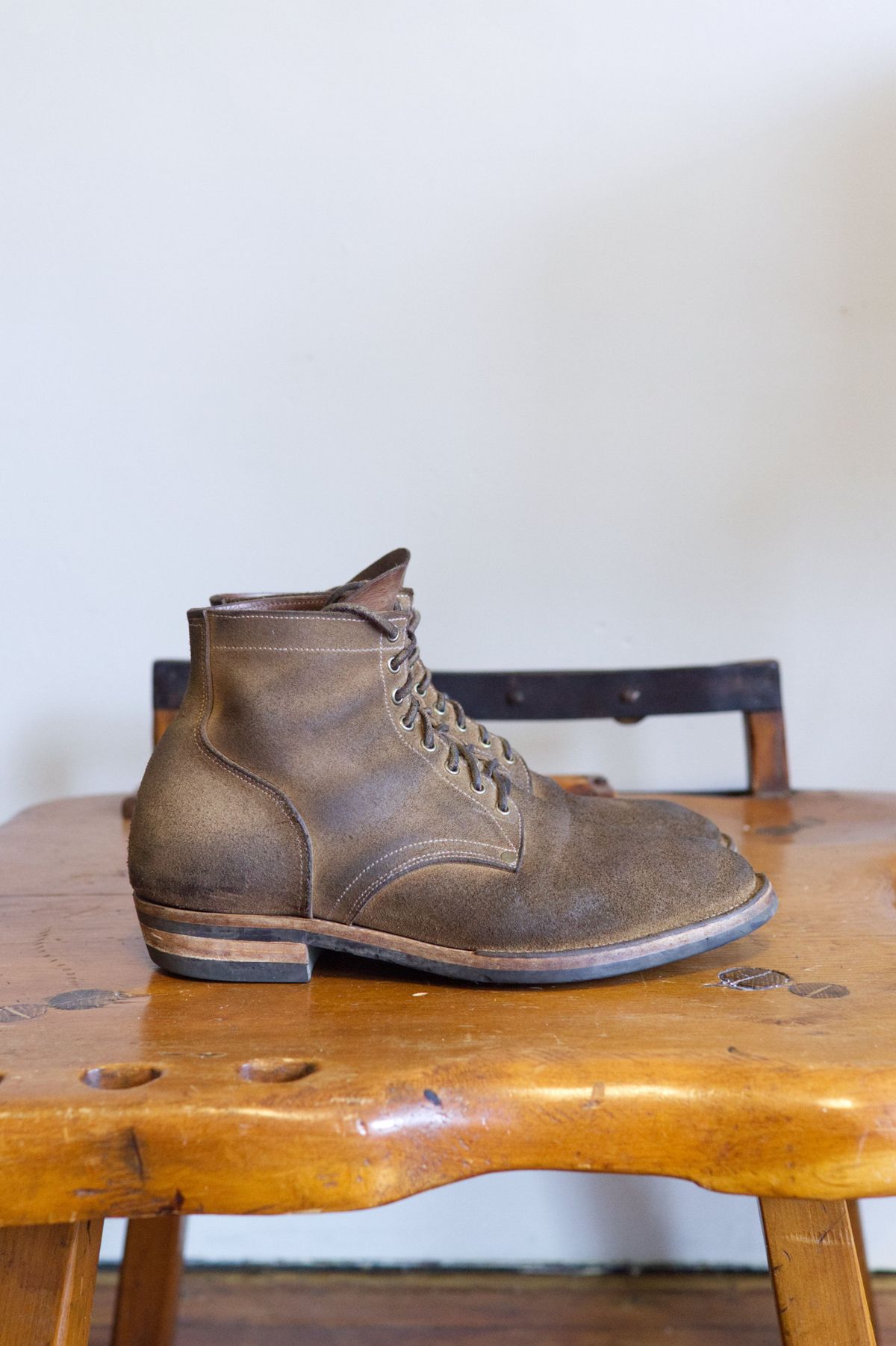 Photo by patinathunderdome on March 3, 2022 of the NF Bootmaker Milton Boot in Horween Marine Field Roughout.