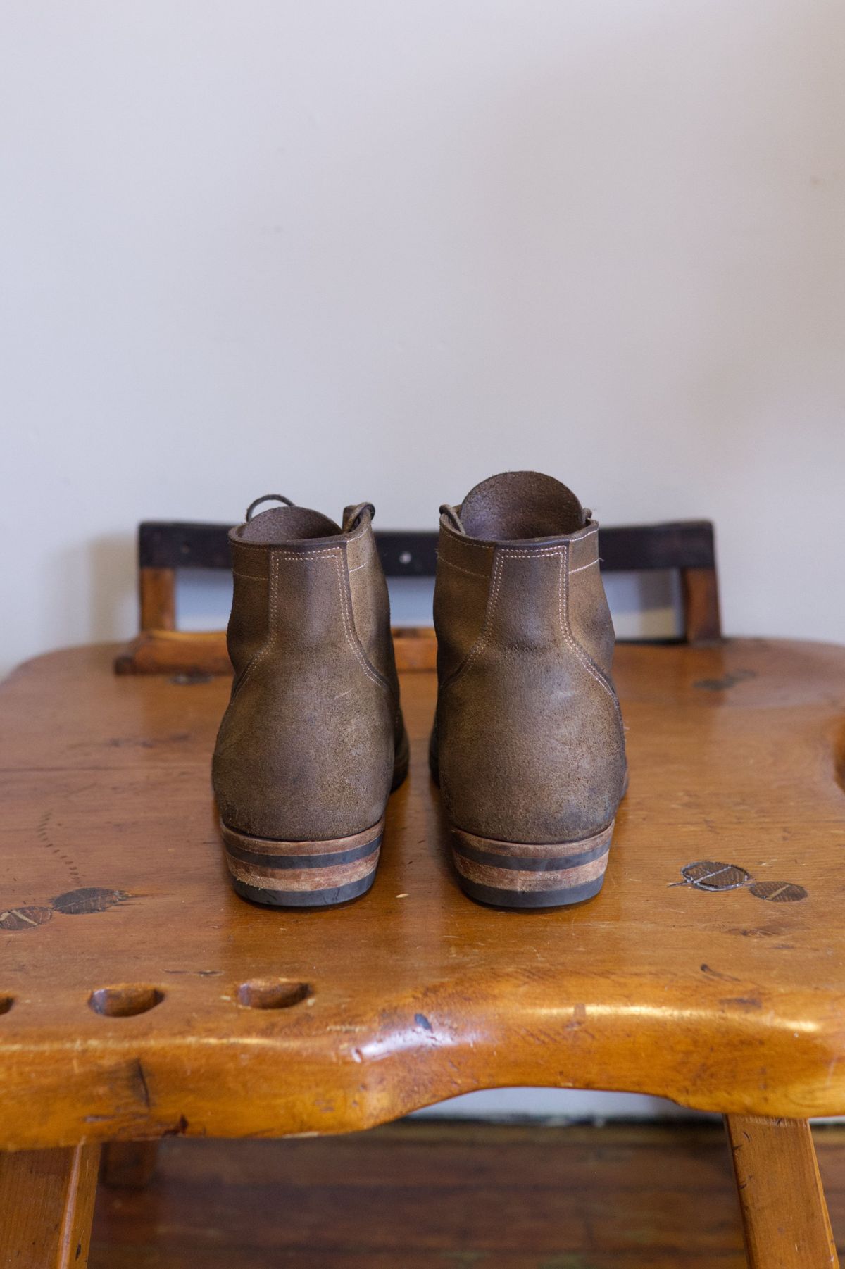 Photo by patinathunderdome on April 1, 2022 of the NF Bootmaker Milton Boot in Horween Marine Field Roughout.