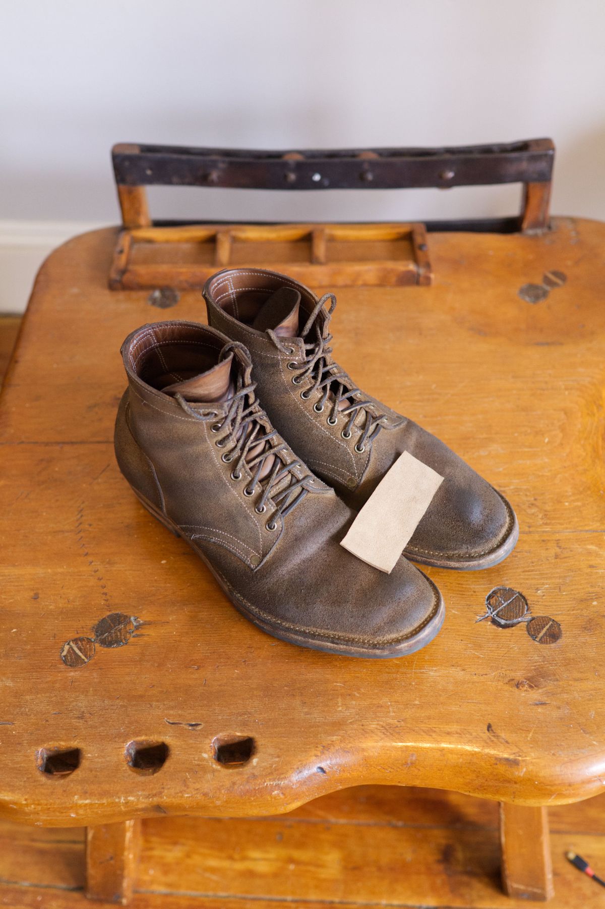 Photo by patinathunderdome on April 1, 2022 of the NF Bootmaker Milton Boot in Horween Marine Field Roughout.