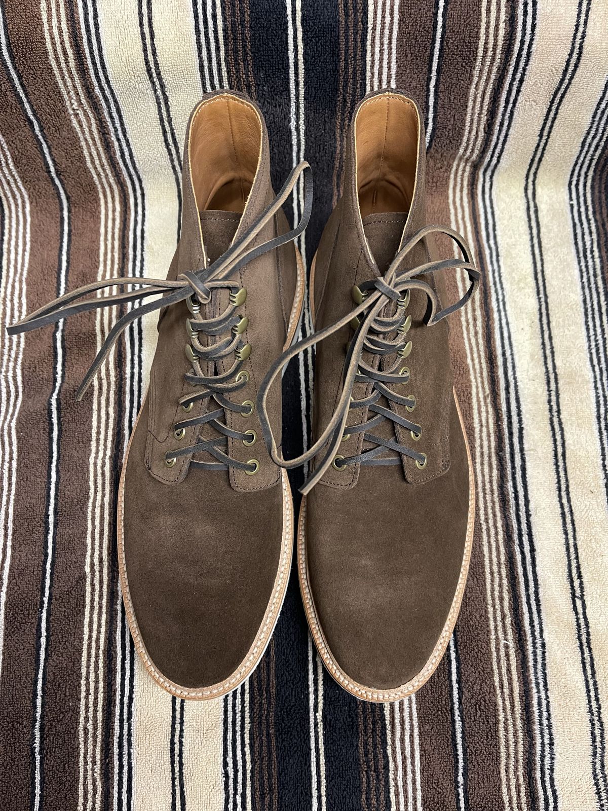 Photo by patinathunderdome on September 30, 2021 of the Grant Stone Diesel Boot in C.F. Stead Coffee Repello Calf Suede.