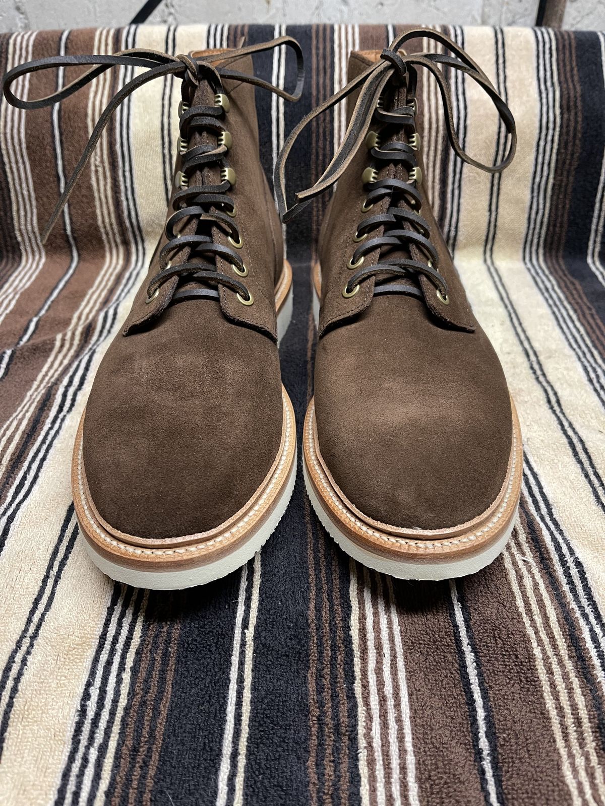 Photo by patinathunderdome on September 30, 2021 of the Grant Stone Diesel Boot in C.F. Stead Coffee Repello Calf Suede.