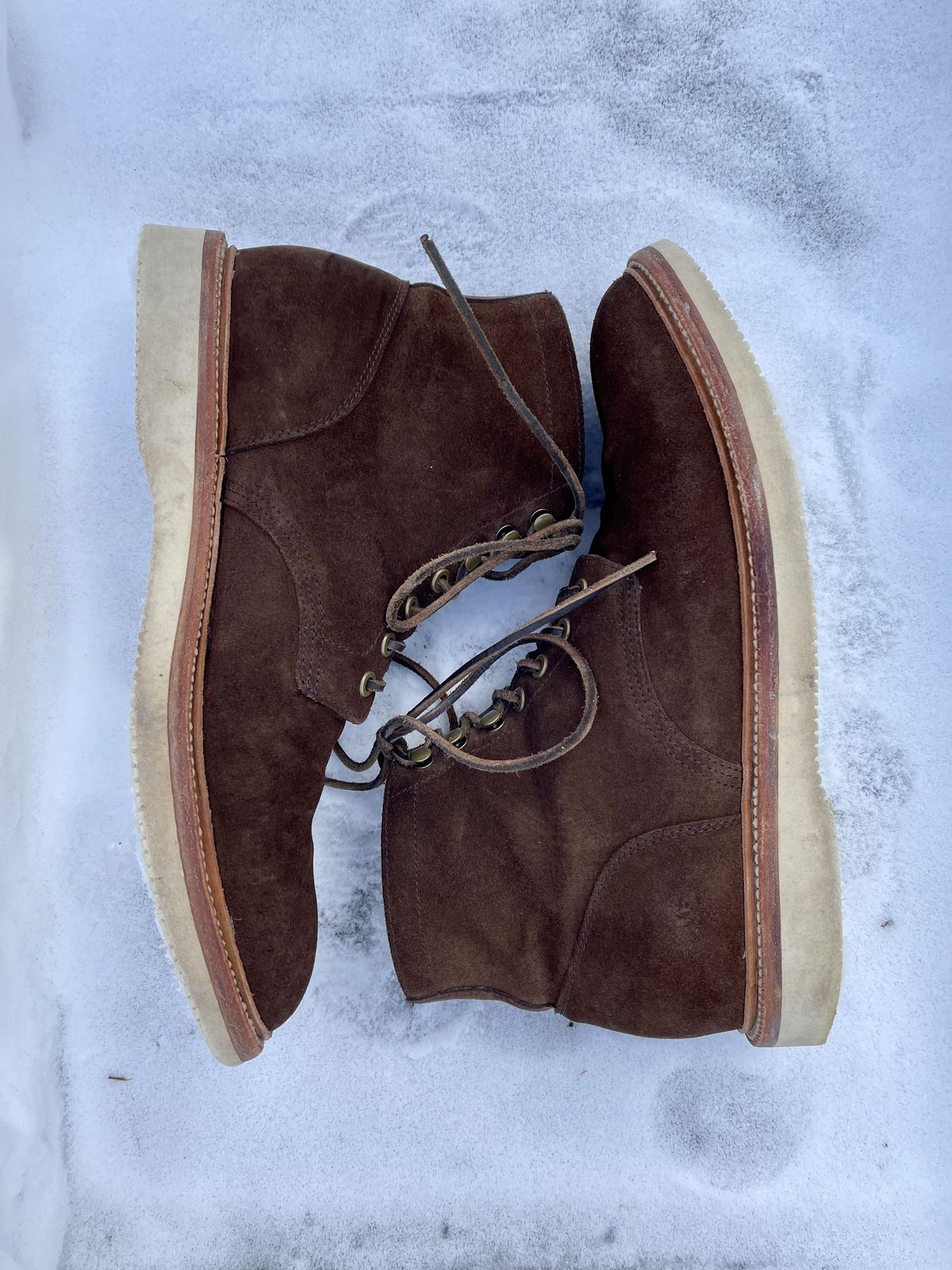 Photo by patinathunderdome on February 5, 2022 of the Grant Stone Diesel Boot in C.F. Stead Coffee Repello Calf Suede.