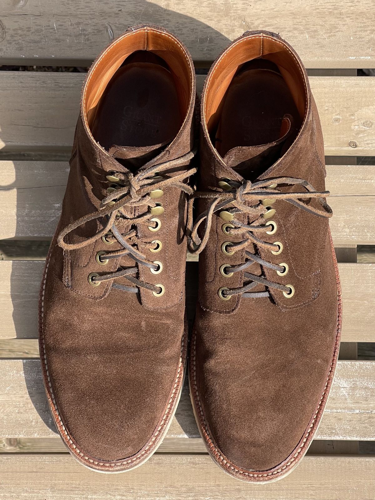 Photo by patinathunderdome on April 3, 2022 of the Grant Stone Diesel Boot in C.F. Stead Coffee Repello Calf Suede.