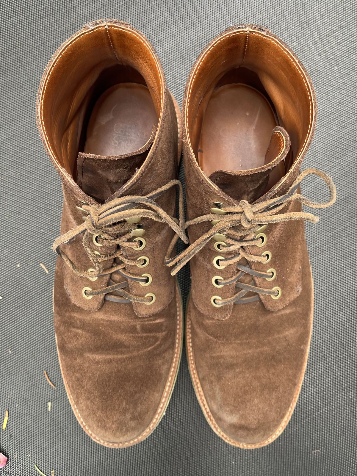 Photo by patinathunderdome on May 5, 2022 of the Grant Stone Diesel Boot in C.F. Stead Coffee Repello Calf Suede.