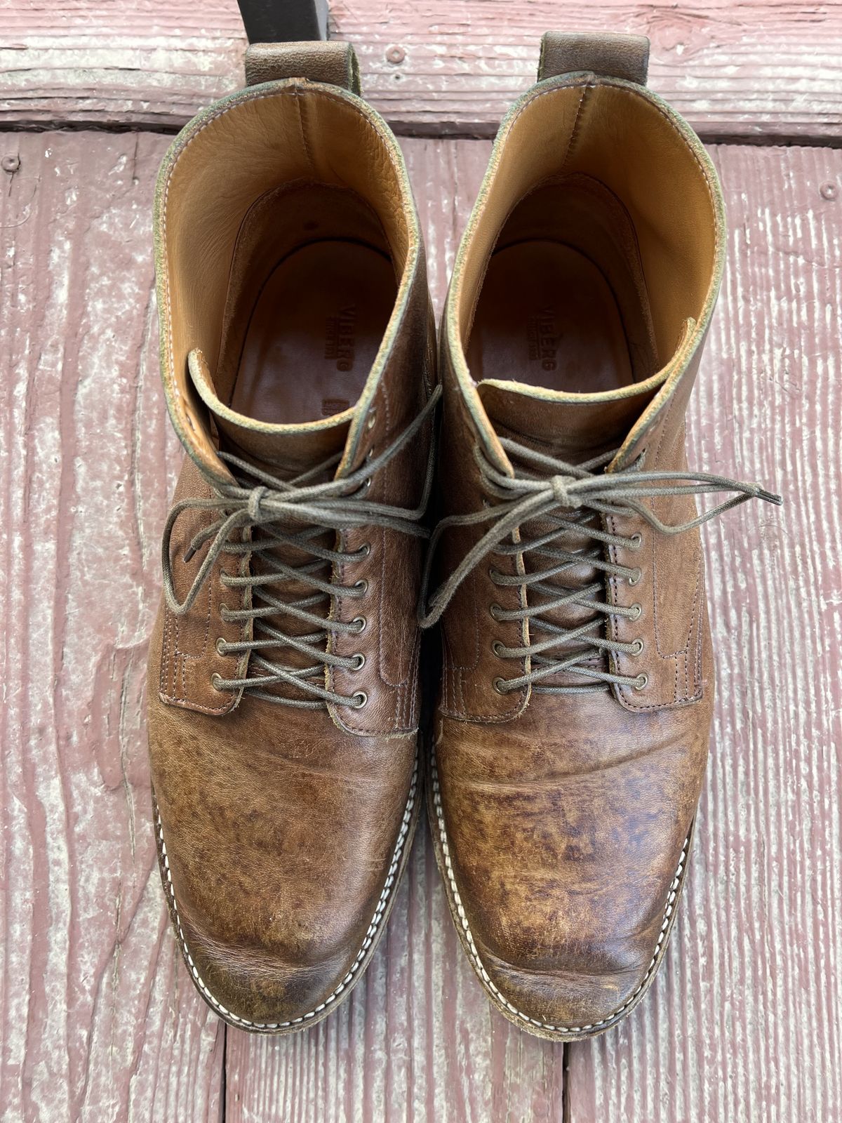 Photo by patinathunderdome on January 1, 2022 of the Viberg Service Boot in Maryam Honey Tanned Hosrehide.