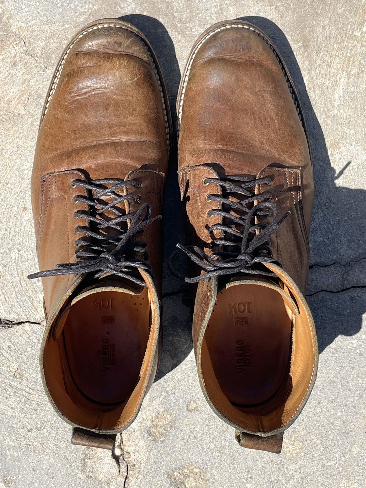 Photo by patinathunderdome on April 2, 2022 of the Viberg Service Boot in Maryam Honey Tanned Hosrehide.