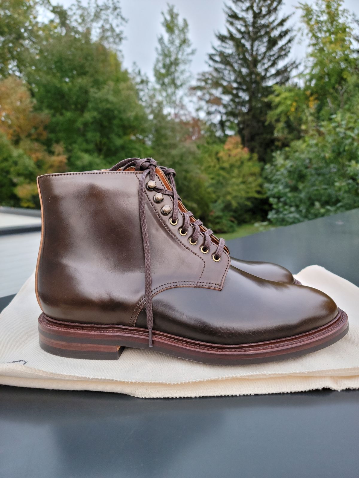 Photo by patinathunderdome on October 6, 2021 of the Grant Stone Edward Boot in Horween Maduro Shell Cordovan.