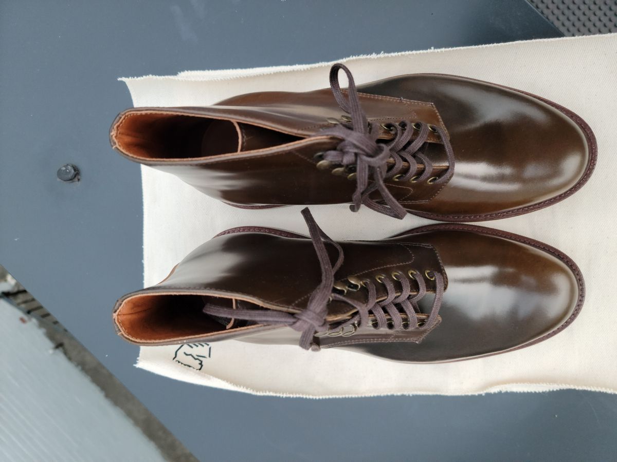 Photo by patinathunderdome on October 6, 2021 of the Grant Stone Edward Boot in Horween Maduro Shell Cordovan.