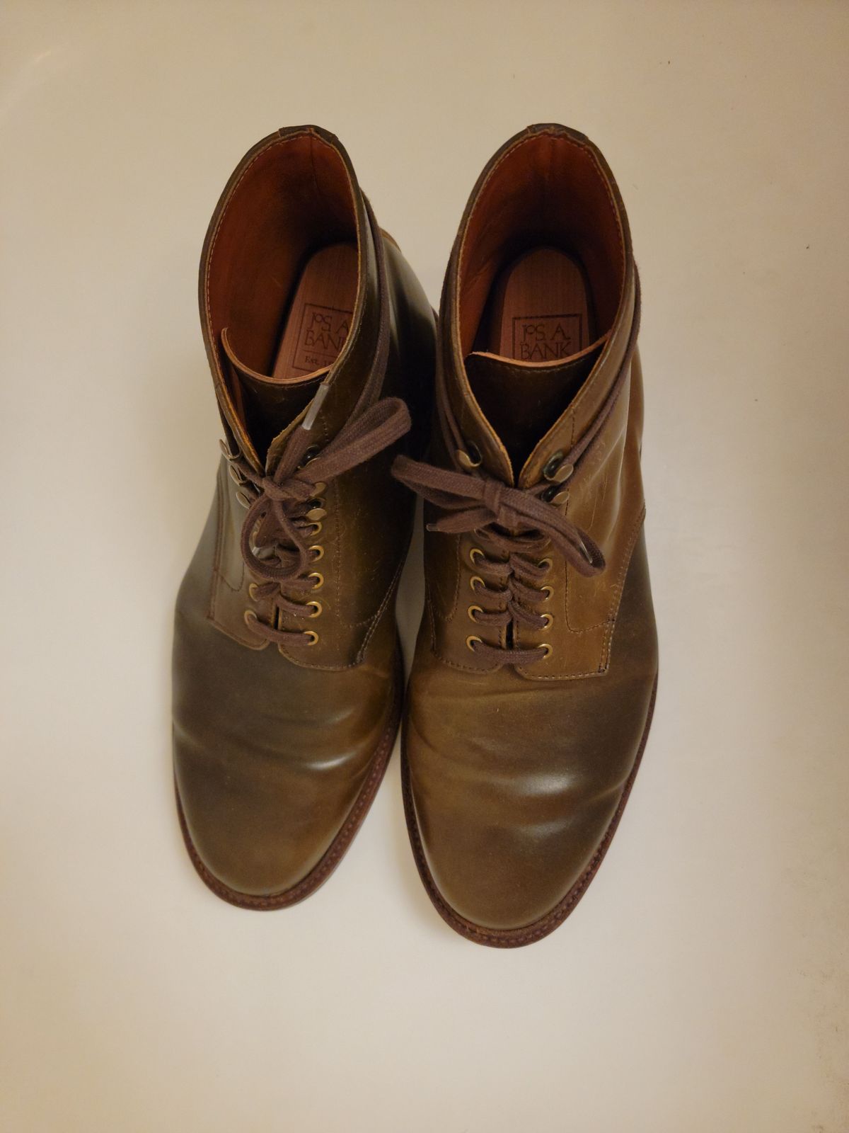 Photo by patinathunderdome on February 6, 2022 of the Grant Stone Edward Boot in Horween Maduro Shell Cordovan.
