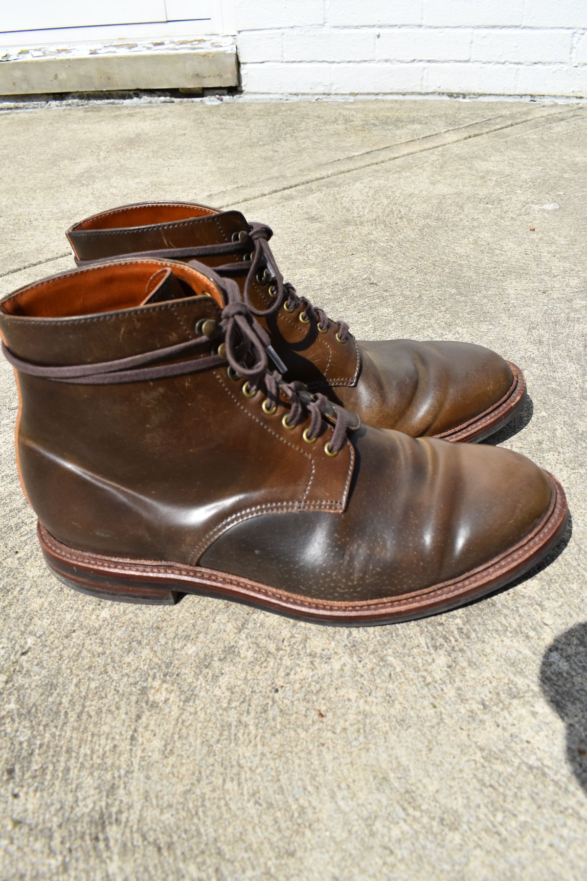 Photo by patinathunderdome on April 5, 2022 of the Grant Stone Edward Boot in Horween Maduro Shell Cordovan.