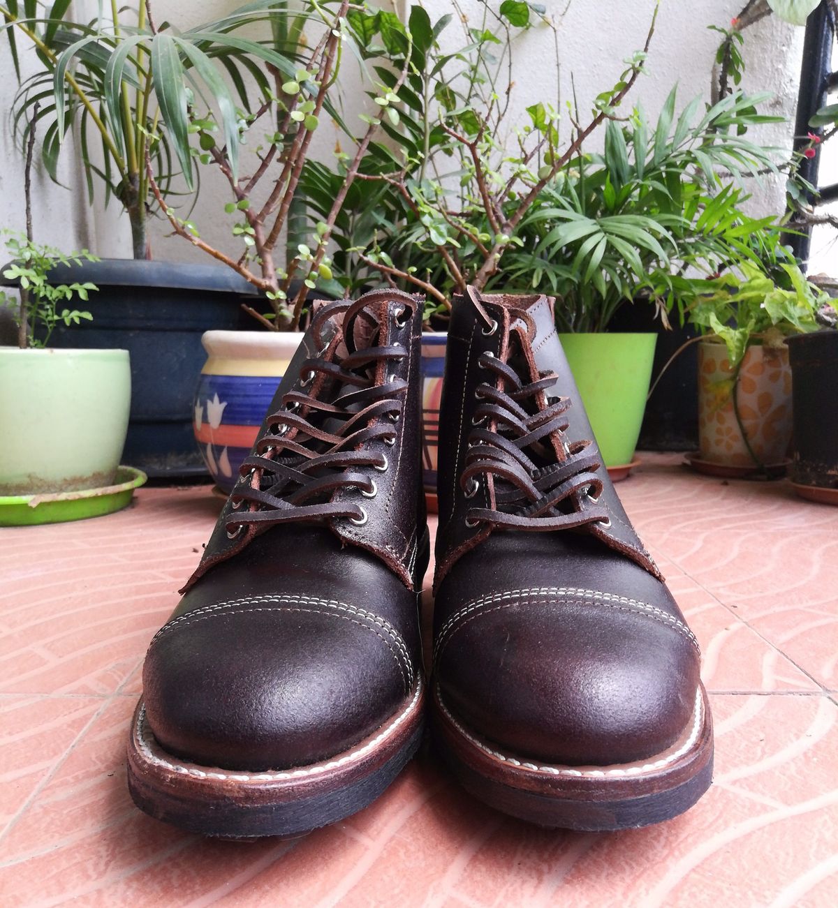 Photo by patinathunderdome on October 2, 2021 of the Thursday Vanguard in Horween Dark Brown Waxed Flesh.