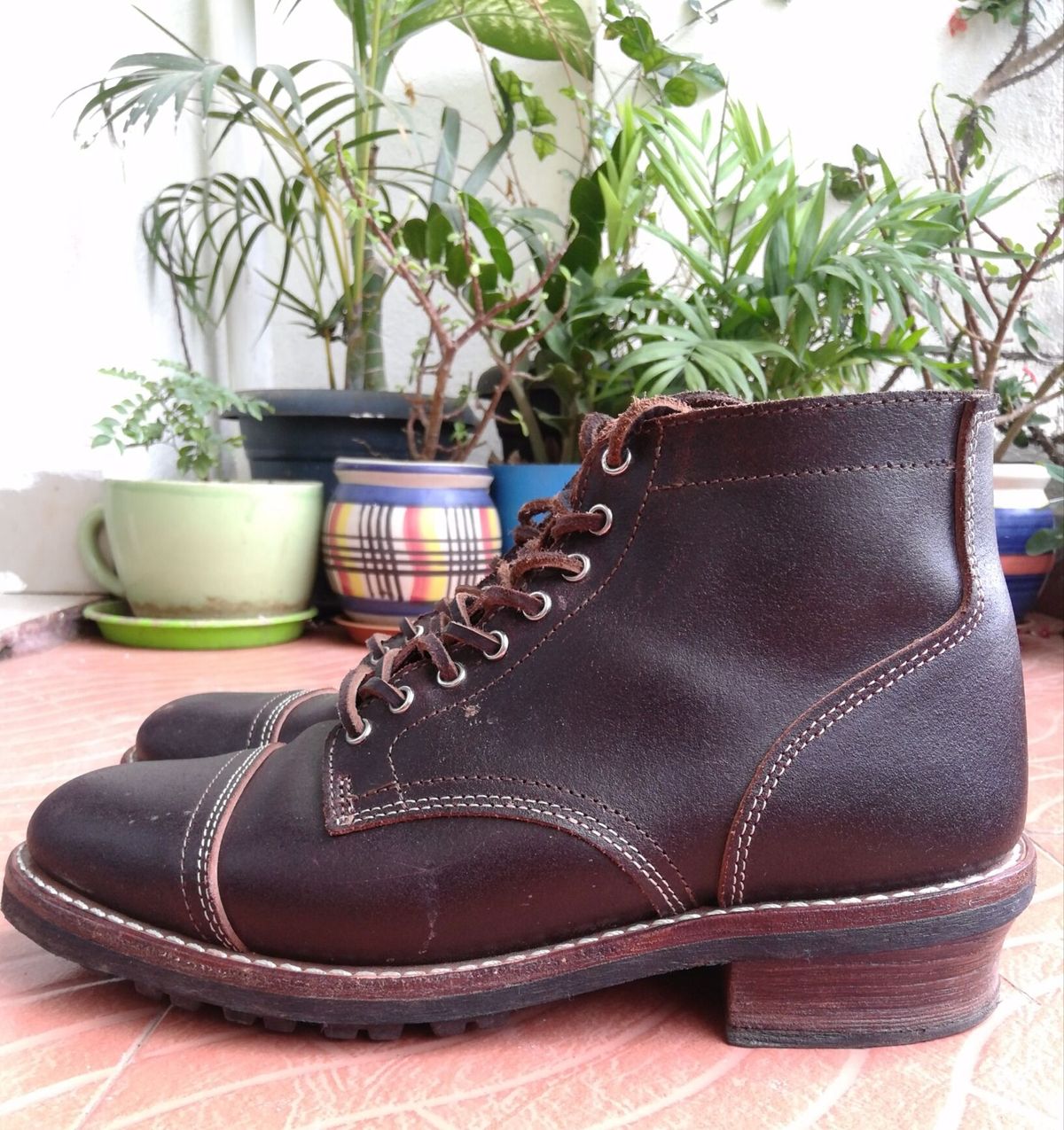 Photo by patinathunderdome on November 5, 2021 of the Thursday Vanguard in Horween Dark Brown Waxed Flesh.