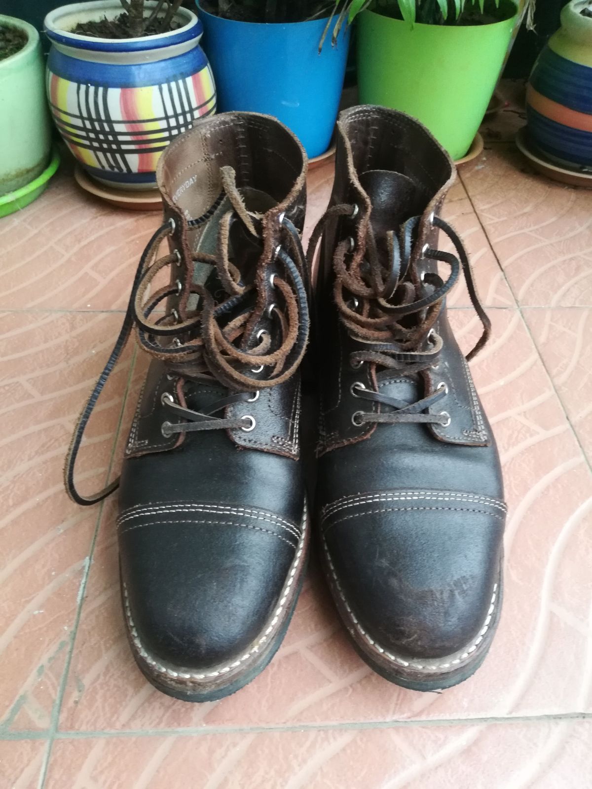 Photo by patinathunderdome on December 5, 2021 of the Thursday Vanguard in Horween Dark Brown Waxed Flesh.