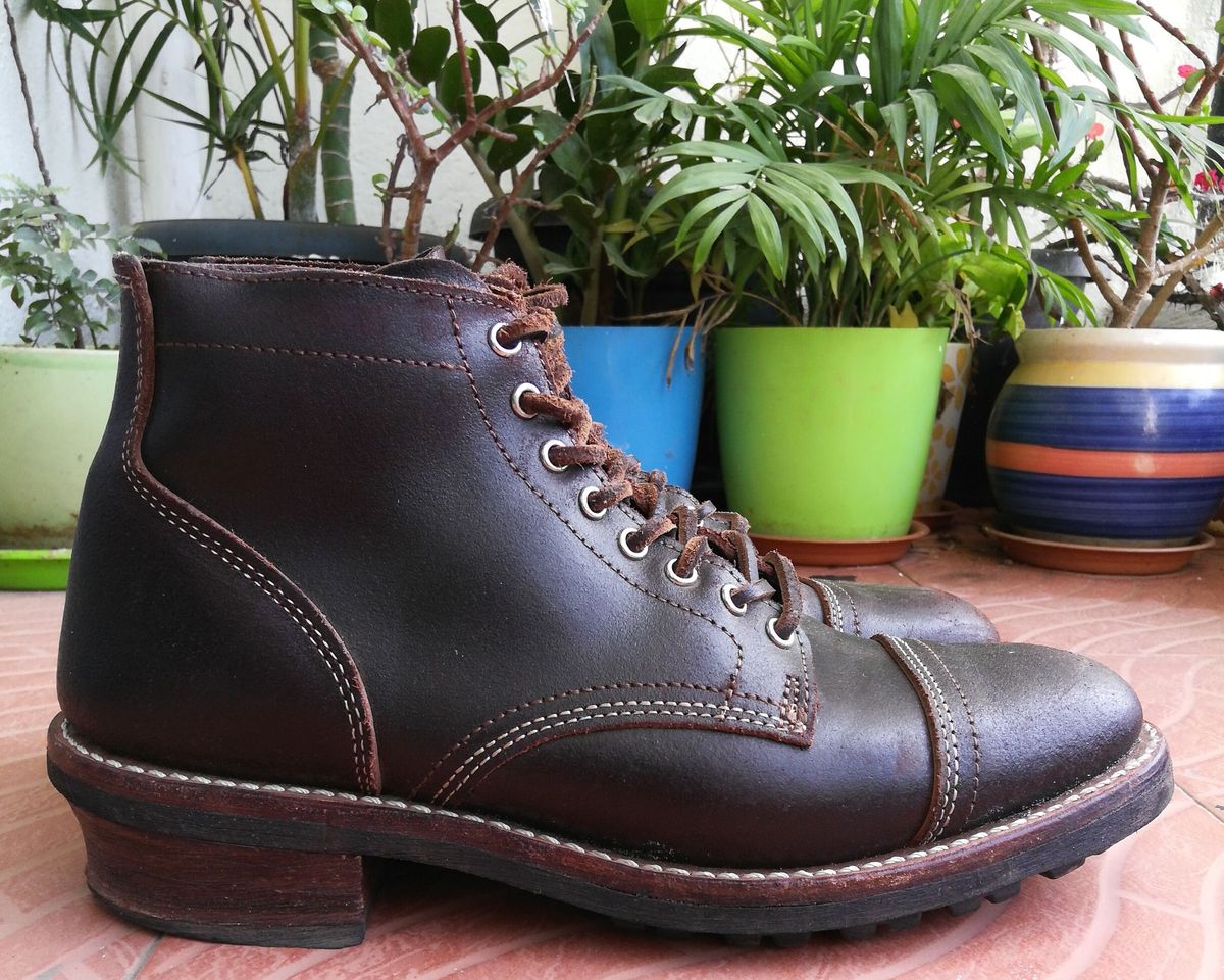 Photo by patinathunderdome on January 4, 2022 of the Thursday Vanguard in Horween Dark Brown Waxed Flesh.