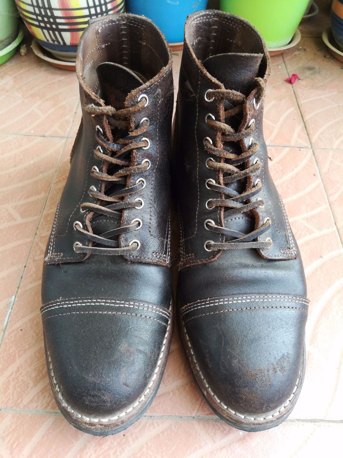 Photo by patinathunderdome on February 2, 2022 of the Thursday Vanguard in Horween Dark Brown Waxed Flesh.