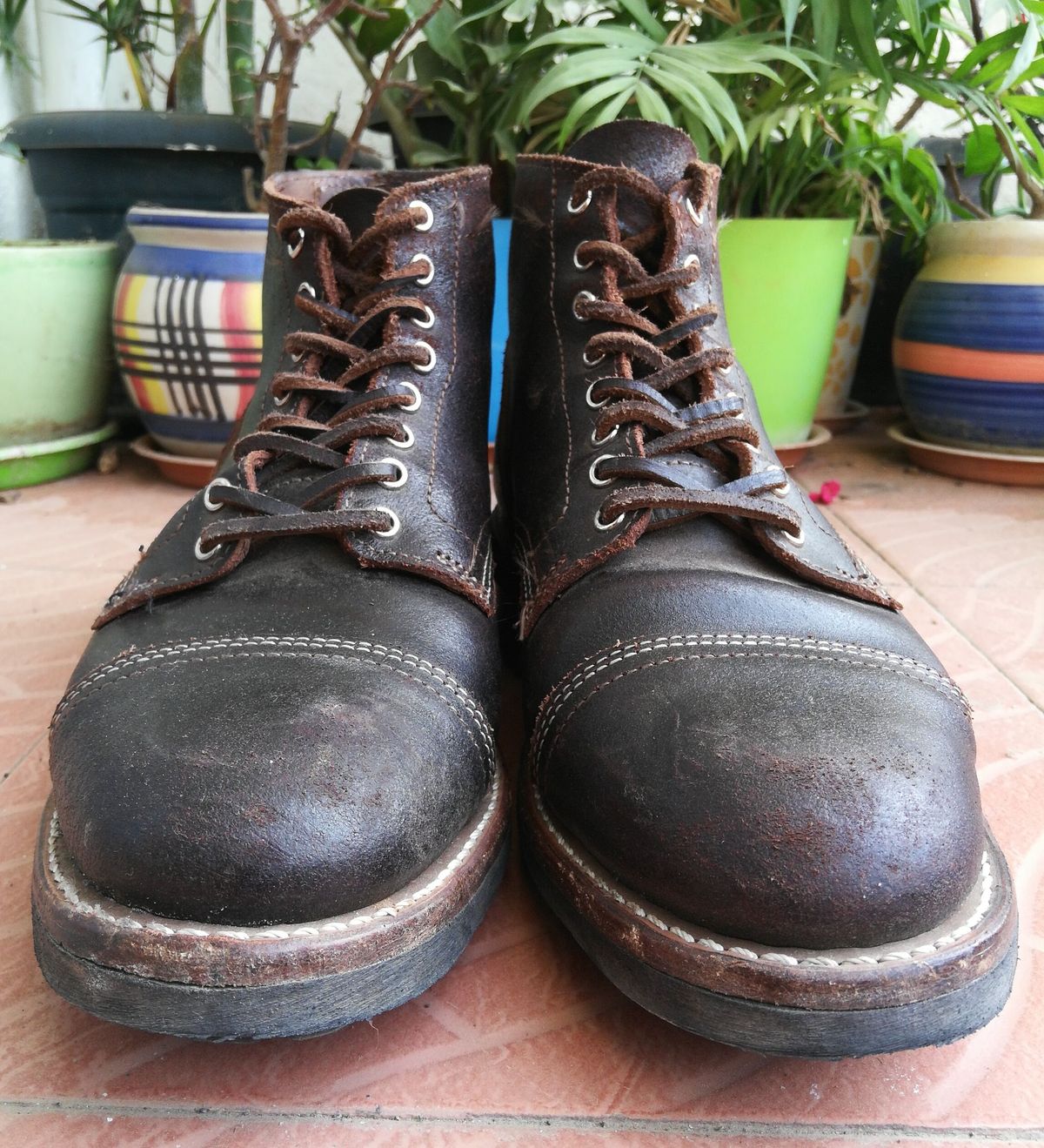 Photo by patinathunderdome on February 2, 2022 of the Thursday Vanguard in Horween Dark Brown Waxed Flesh.