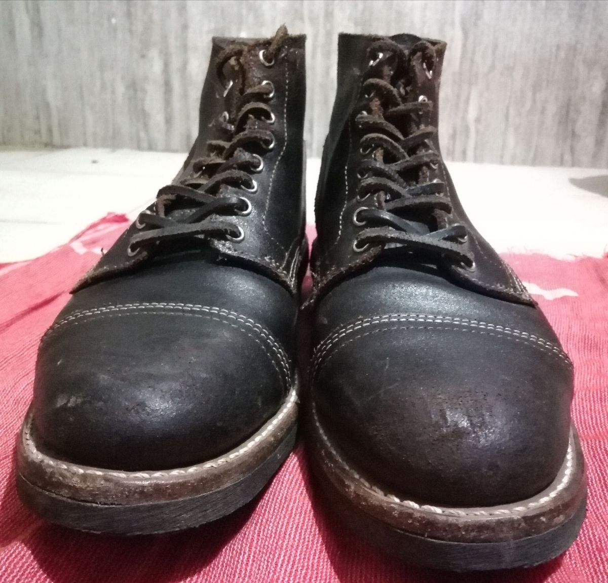 Photo by patinathunderdome on March 5, 2022 of the Thursday Vanguard in Horween Dark Brown Waxed Flesh.