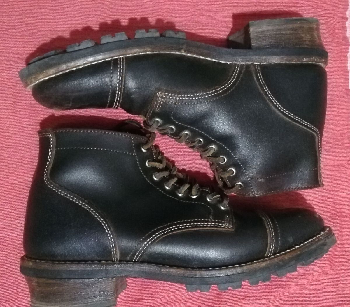 Photo by patinathunderdome on March 5, 2022 of the Thursday Vanguard in Horween Dark Brown Waxed Flesh.