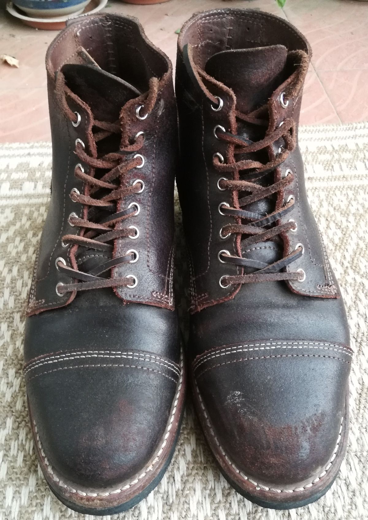Photo by patinathunderdome on May 3, 2022 of the Thursday Vanguard in Horween Dark Brown Waxed Flesh.