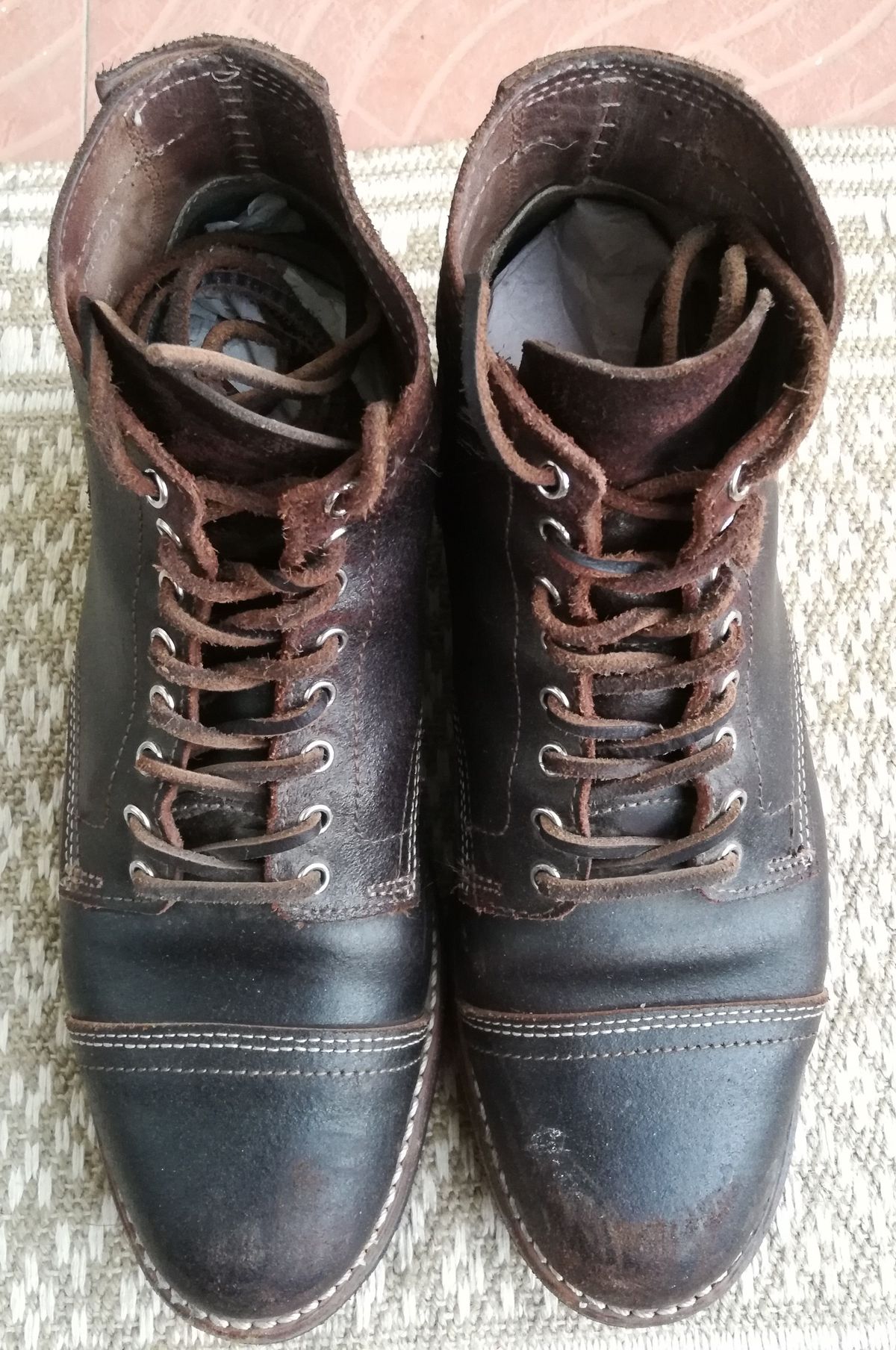 Photo by patinathunderdome on May 3, 2022 of the Thursday Vanguard in Horween Dark Brown Waxed Flesh.