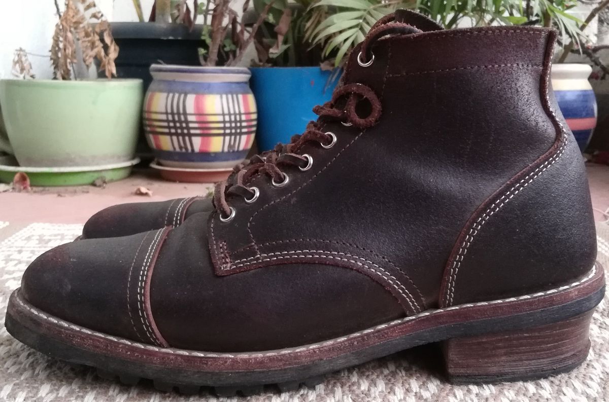 Photo by patinathunderdome on May 3, 2022 of the Thursday Vanguard in Horween Dark Brown Waxed Flesh.