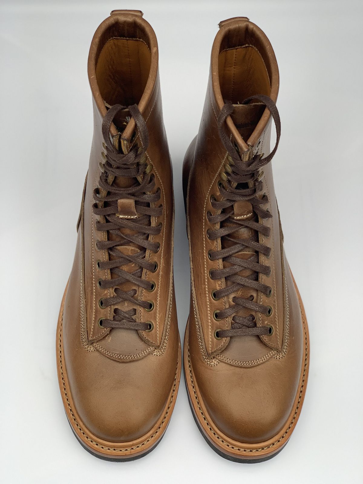 Photo by patinathunderdome on September 30, 2021 of the Monroe 29917 in Horween Natural Chromexcel.