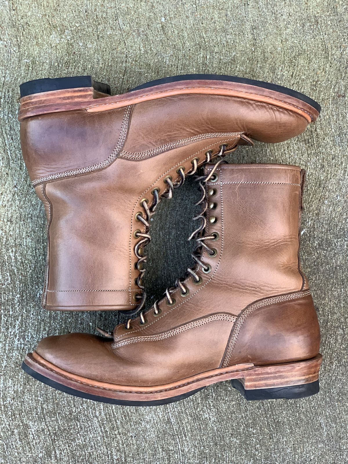 Photo by patinathunderdome on December 5, 2021 of the Monroe 29917 in Horween Natural Chromexcel.