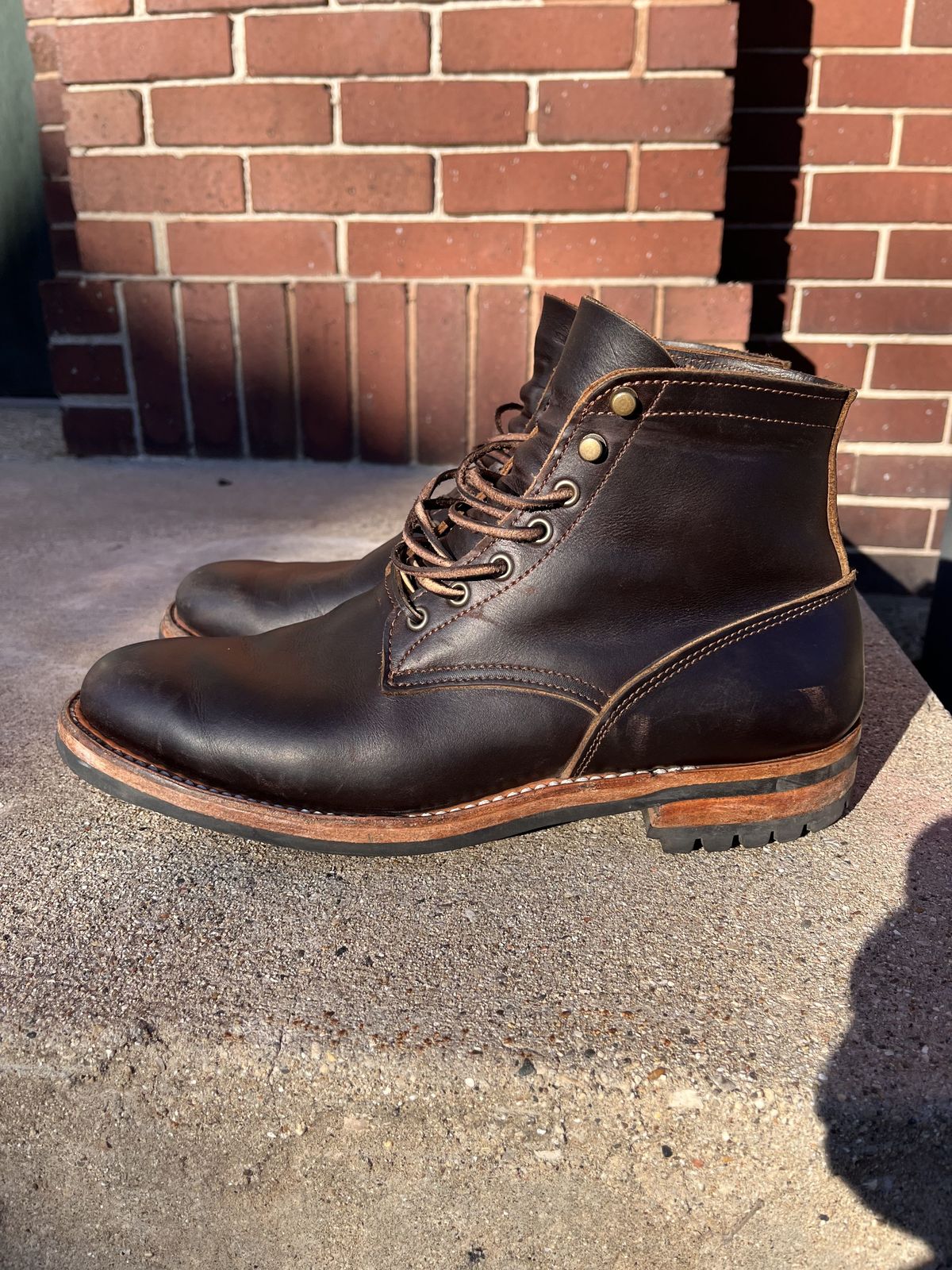 Photo by patinathunderdome on December 2, 2021 of the Truman Upland Boot in Seidel Black Walnut Double Shot.