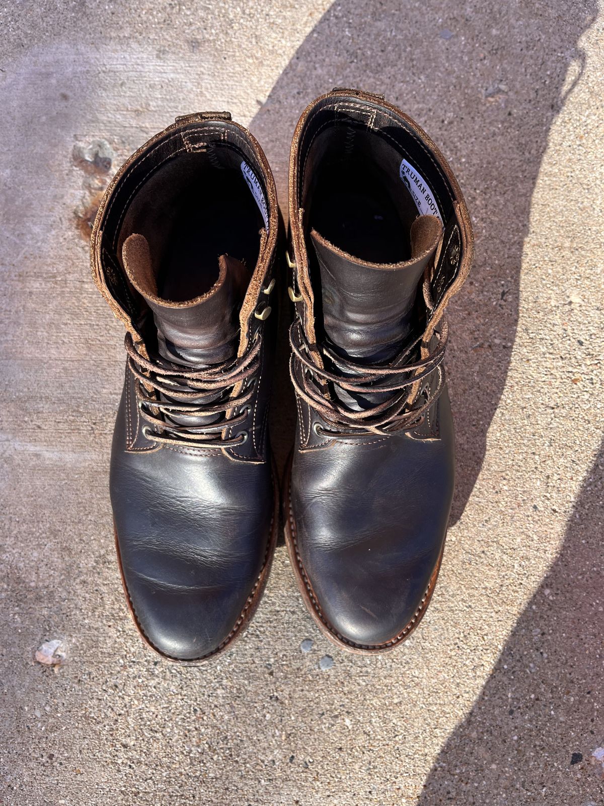 Photo by patinathunderdome on December 2, 2021 of the Truman Upland Boot in Seidel Black Walnut Double Shot.