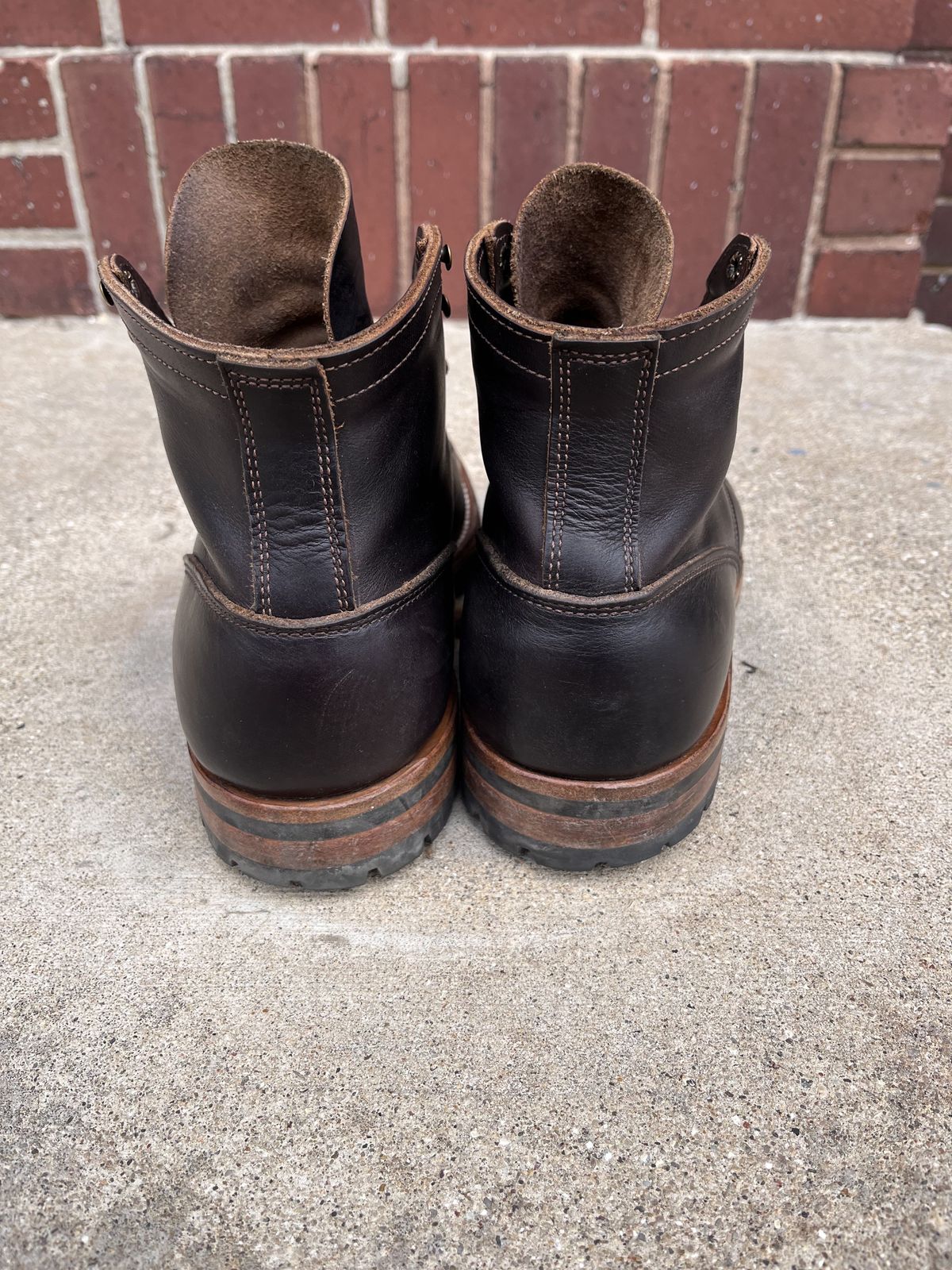 Photo by patinathunderdome on May 5, 2022 of the Truman Upland Boot in Seidel Black Walnut Double Shot.