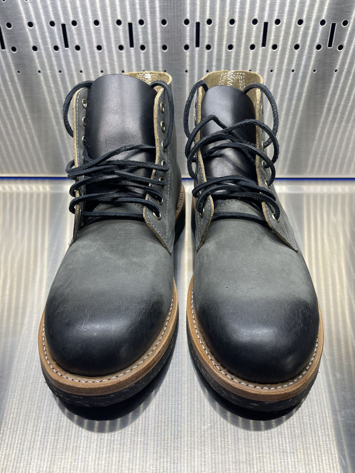 Photo by patinathunderdome on October 4, 2021 of the Oak Street Bootmakers Field Boot in Seidel Carbon Bark Veg Retan.