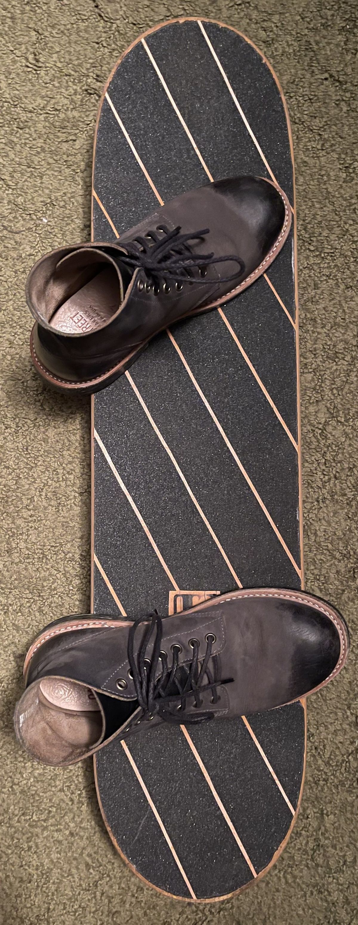 Photo by patinathunderdome on December 1, 2021 of the Oak Street Bootmakers Field Boot in Seidel Carbon Bark Veg Retan.