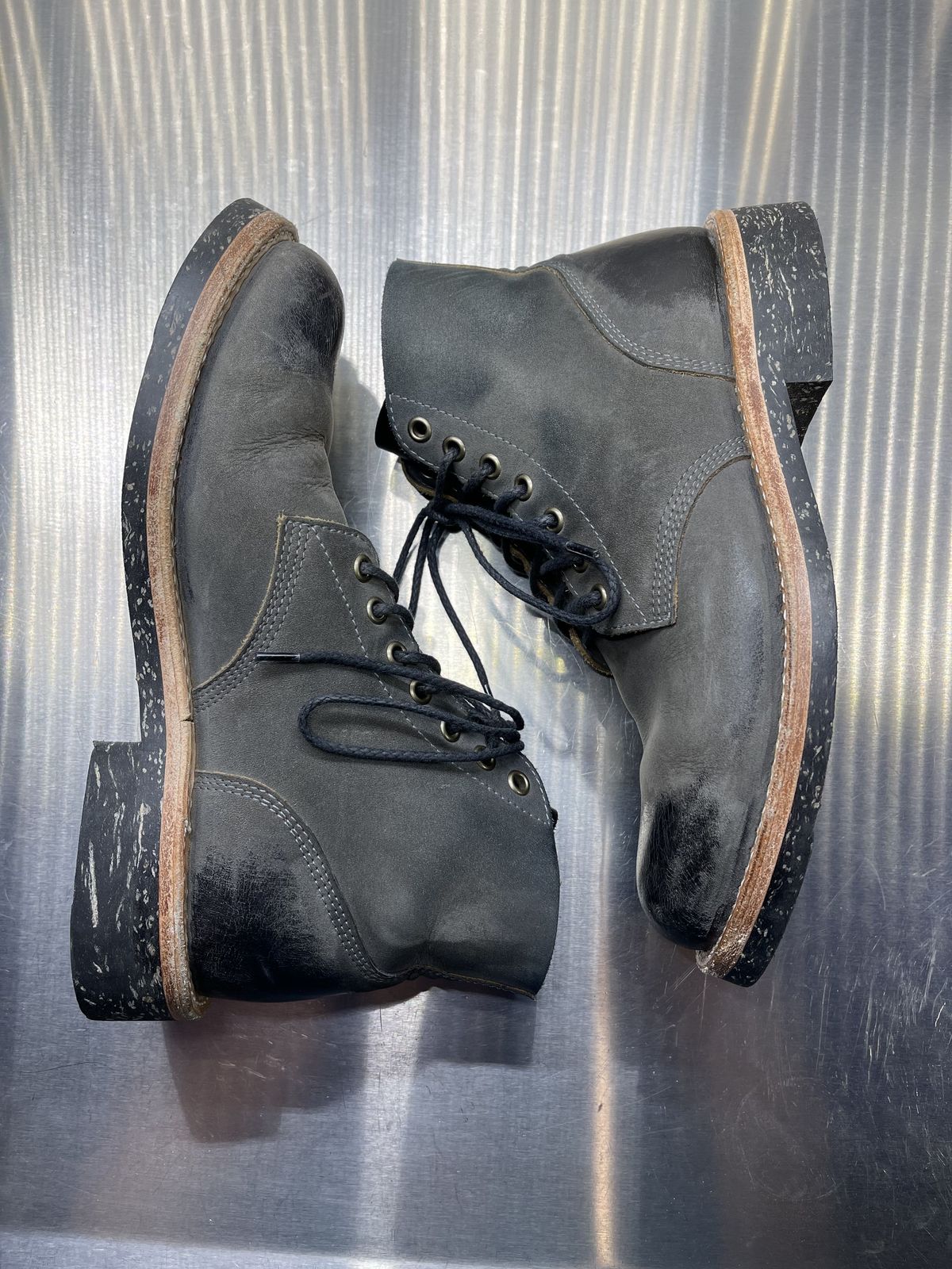 Photo by patinathunderdome on December 1, 2021 of the Oak Street Bootmakers Field Boot in Seidel Carbon Bark Veg Retan.