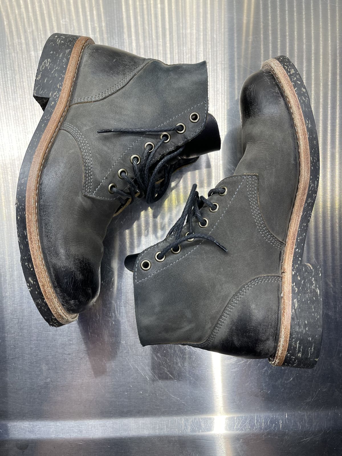 Photo by patinathunderdome on January 4, 2022 of the Oak Street Bootmakers Field Boot in Seidel Carbon Bark Veg Retan.