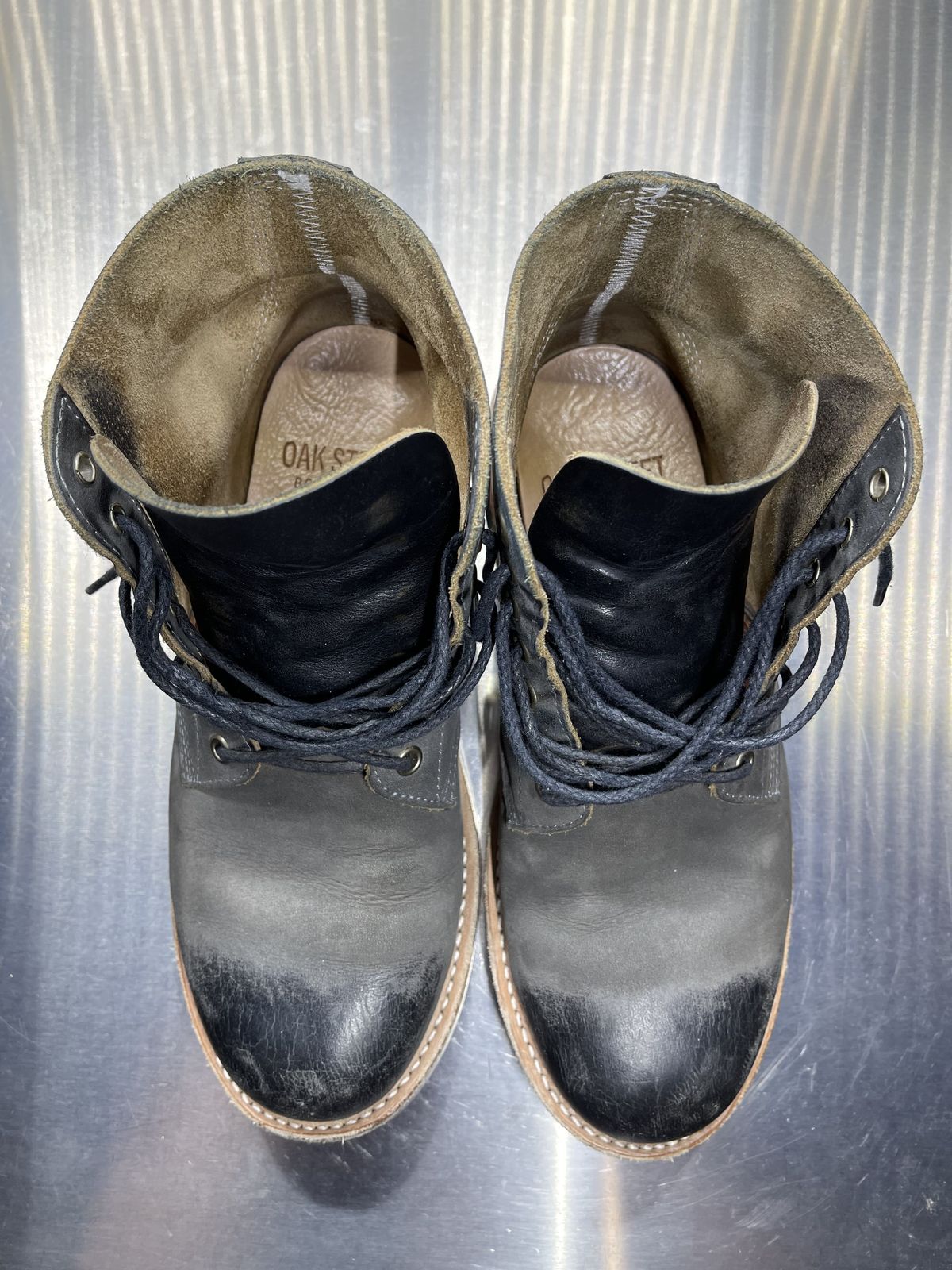 Photo by patinathunderdome on January 4, 2022 of the Oak Street Bootmakers Field Boot in Seidel Carbon Bark Veg Retan.