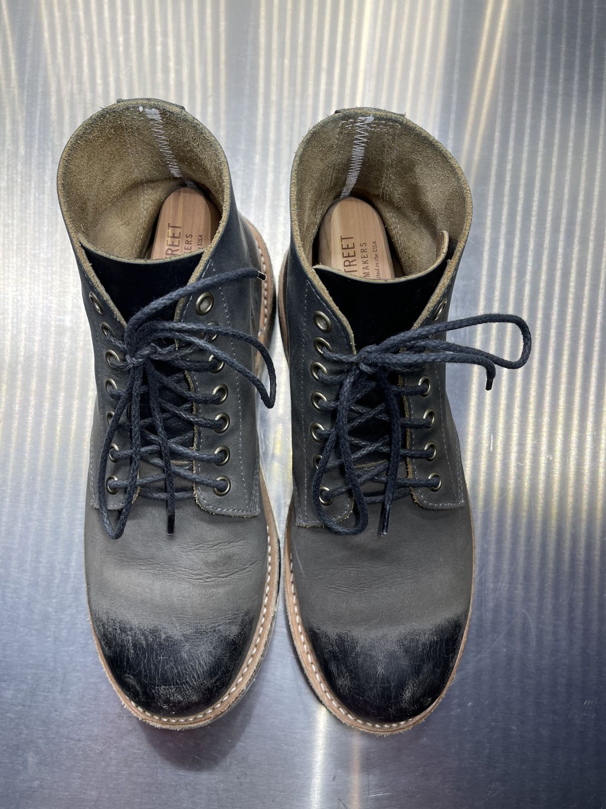 Photo by patinathunderdome on February 5, 2022 of the Oak Street Bootmakers Field Boot in Seidel Carbon Bark Veg Retan.