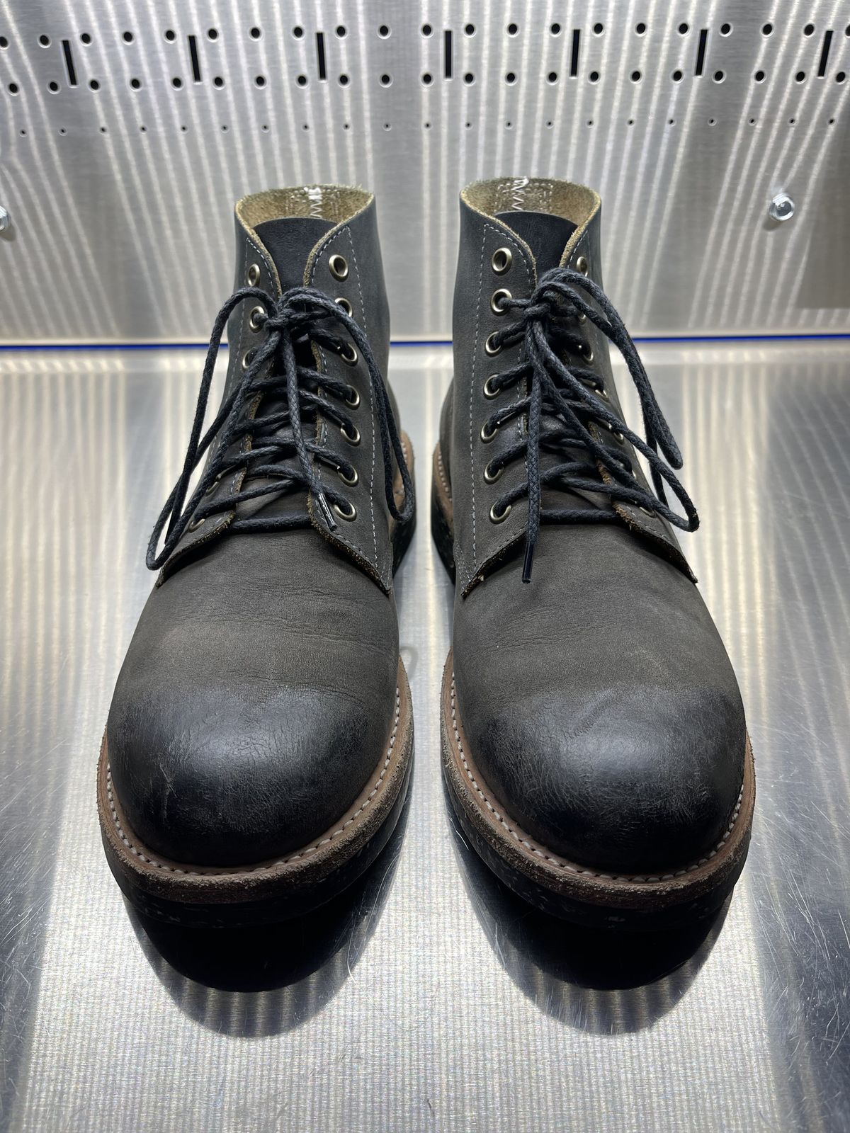 Photo by patinathunderdome on March 3, 2022 of the Oak Street Bootmakers Field Boot in Seidel Carbon Bark Veg Retan.